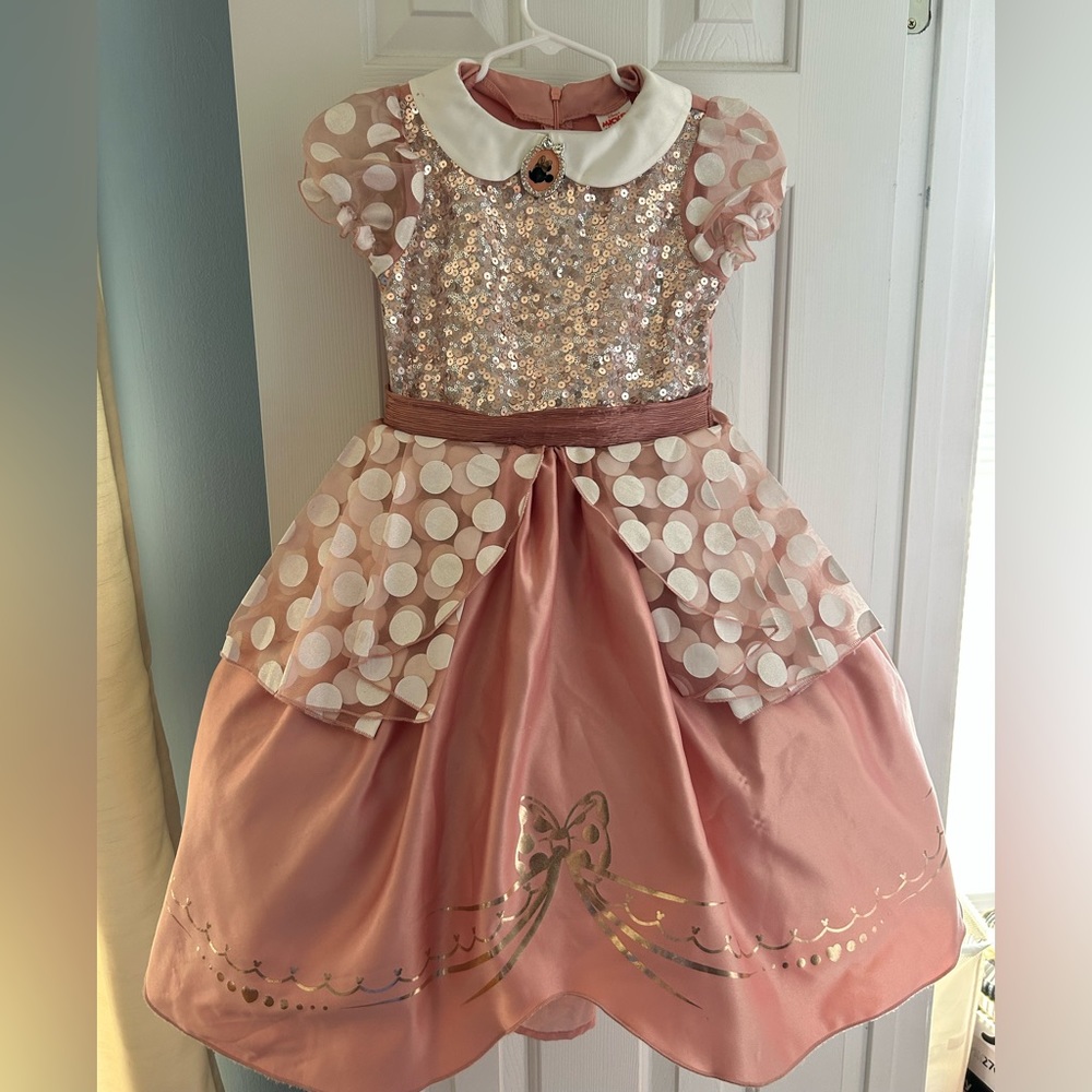 Beautiful Minnie Mouse costume size 4-6x